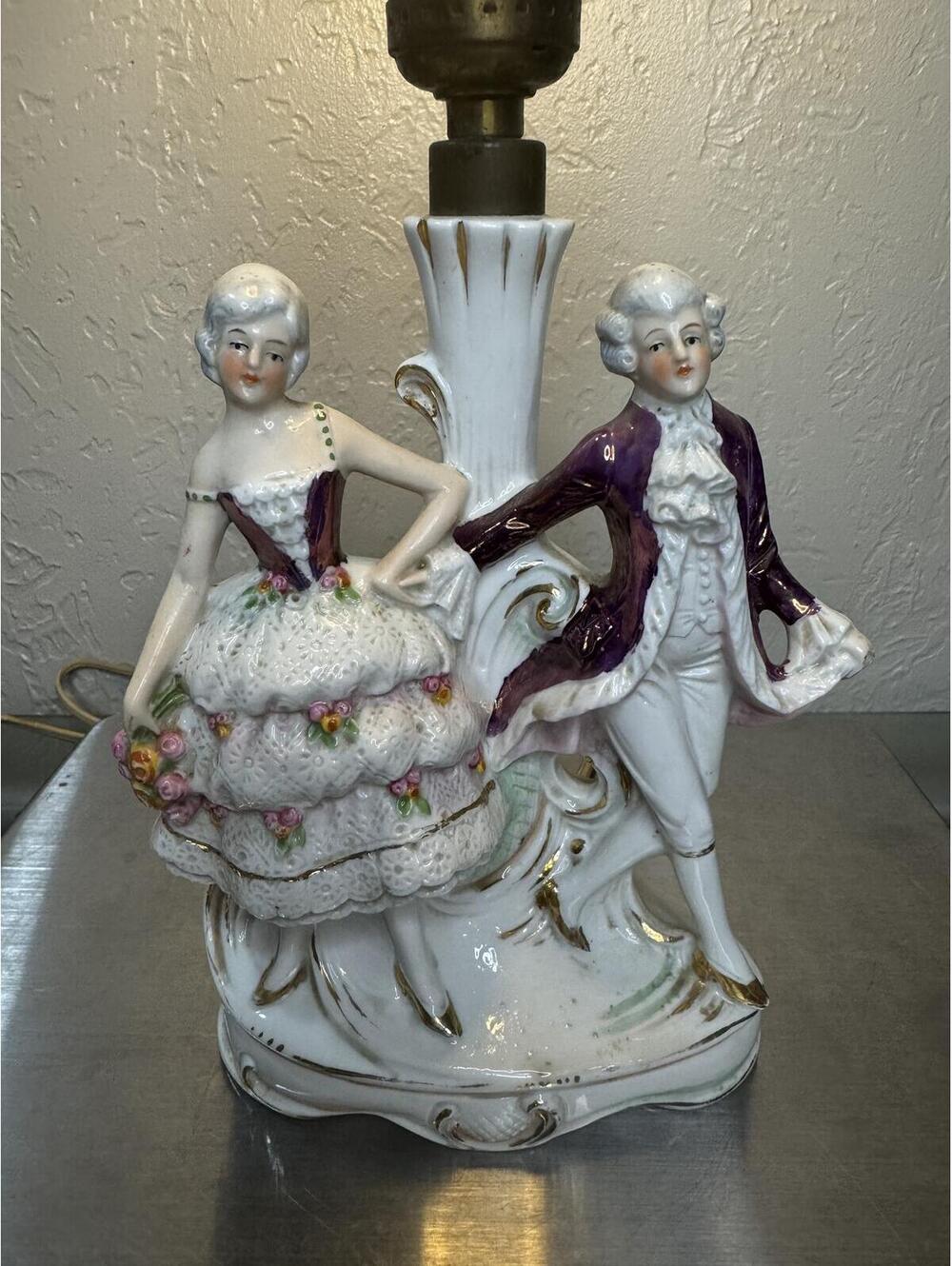 Vintage Porcelain Courting Couple  Lamp  17188-germany